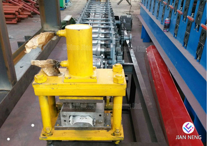 Hydraulische Aangedreven de Machinedikte van het Metaaldakwerk 0,4 - 0.7mm voor Muurbekleding